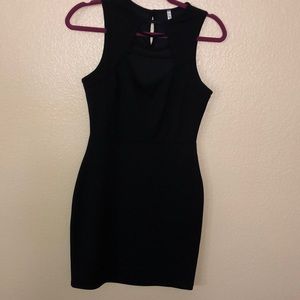 Black front cut out short Sleeve mini dress